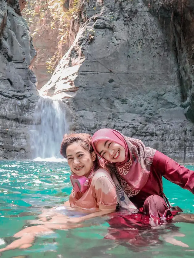 8 Momen Liburan Ria Ricis di Pulau Sumba, Seru Banget