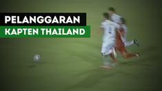 Kapten Thailand lolos dari pelanggaran dan kartu meski menyikut pemain Indonesia.