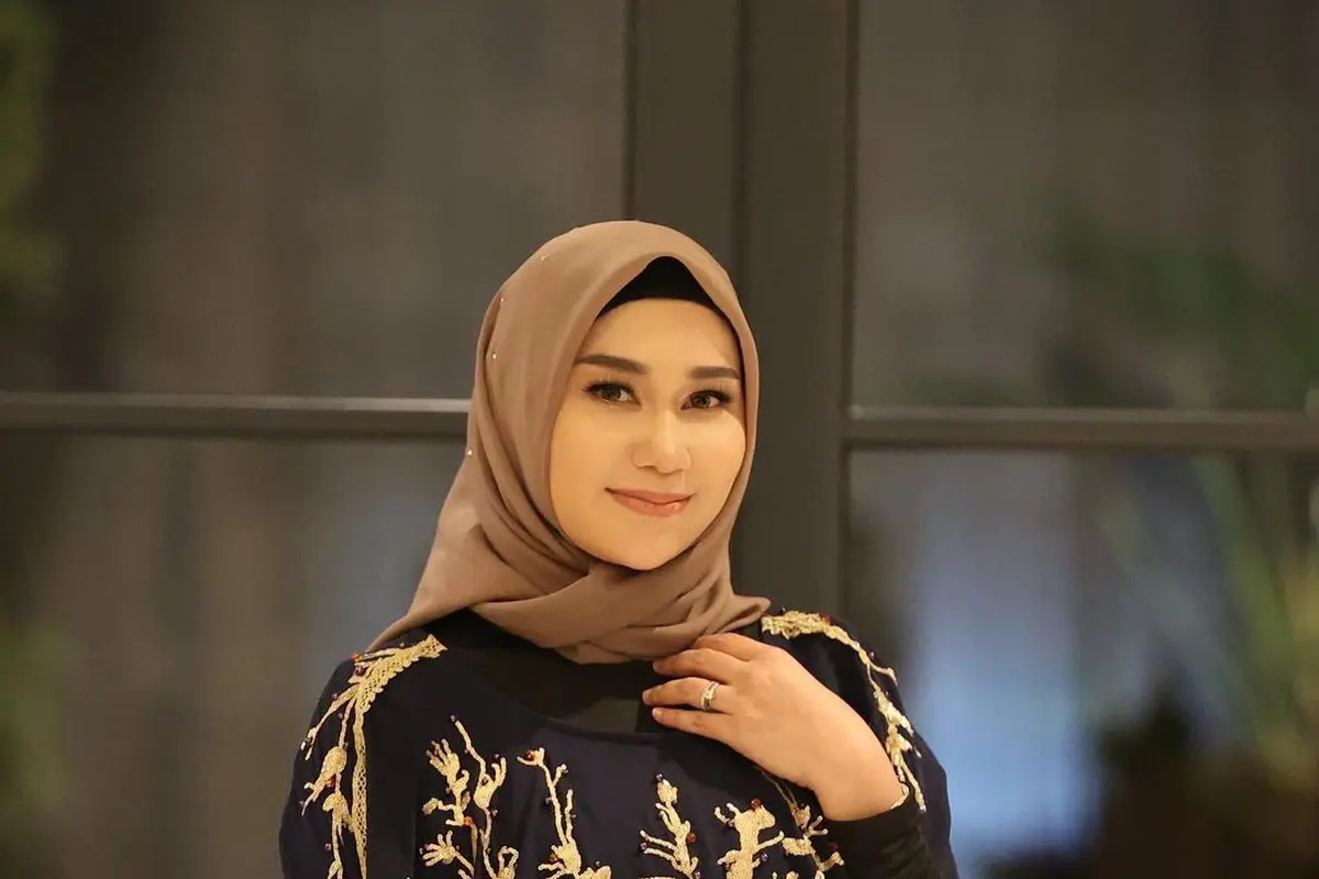 Jarang Pamer Harta, Ini 6 Potret Septia Siregar Istri Putra Siregar