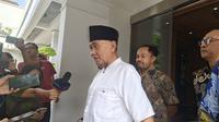 Mantan Ketua Komisi Pemberantasan Korupsi (KPK) Agus Rahardjo menyambangi Komisi Pemiihan Umum (KPU) untuk meminta kepastian hukum perihal putusan Bawaslu dan meloloskan dirinya jadi Anggota DPD Jawa Timur. (Merdeka.com/Alma Fikhasari)