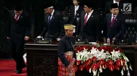 Presiden Jokowi Usai menyampaikan Pidato pada Sidang Tahunan  DPR/DPD di kompleks Parlemen Senayan, Jakarta, Rabu (16/8) Sidang mendengarkan Pidato kenegaraan  Jokowi menyambut HUT ke-72 Kemerdekaan RI. (Liputan6.com/ Johan Tallo)