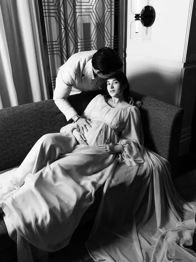 6 Potret Chelsea Islan Hamil Anak Pertama, Pamer Baby Bump di Momen Maternity