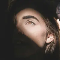 Menggambar alis tidak boleh asal/Copyright unsplash.com/Garin Chadwick
