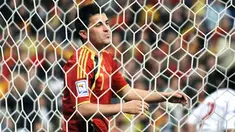Spain's forward David Villa against Turkey during their 2010 FIFA World Cup qualification match at Santiago Bernabeu stadium in Madrid on March 28, 2009. AFP PHOTO/PIERRE-PHILIPPE MARCOU