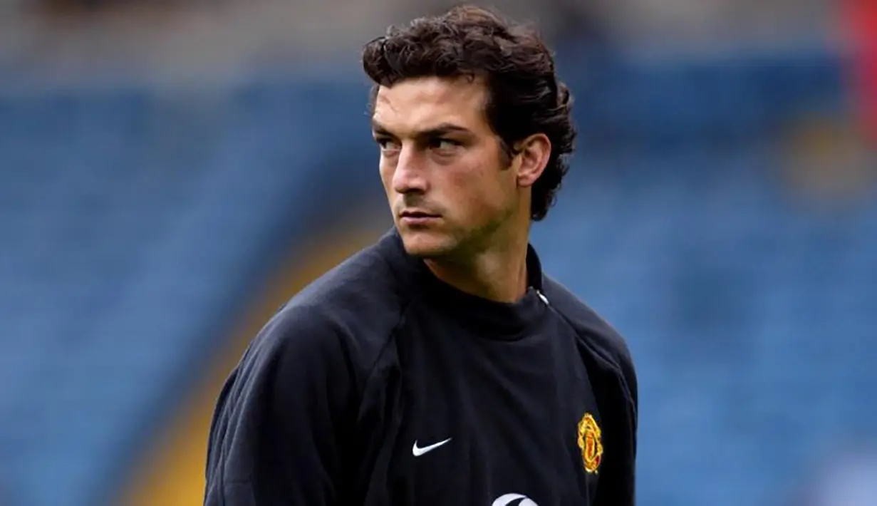 Ricardo. Kiper asal Spanyol yang kini berusia 50 tahun dan pensiun bersama Osasuna pada Juli 2013 ini terlebih dahulu berseragam Atletico Madrid selama 6 musim mulai 1992/1993 hingga 1997/1998. Ia hanya tampil 1 kali saat menang 3-2 atas Real Zaragoza, 2 Juni 1997. (manutd.com)