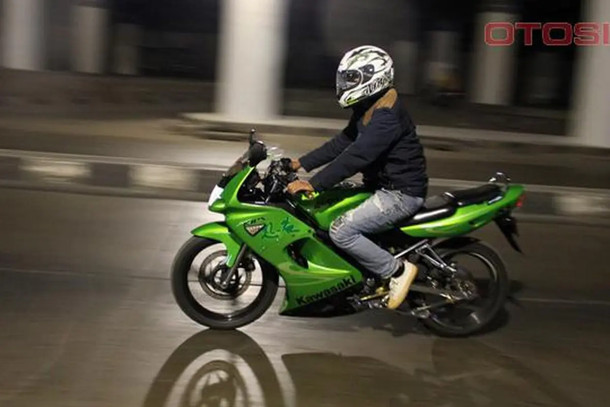 Ninja 150 RR 2010 (Otosia.com/Nazar Ray)