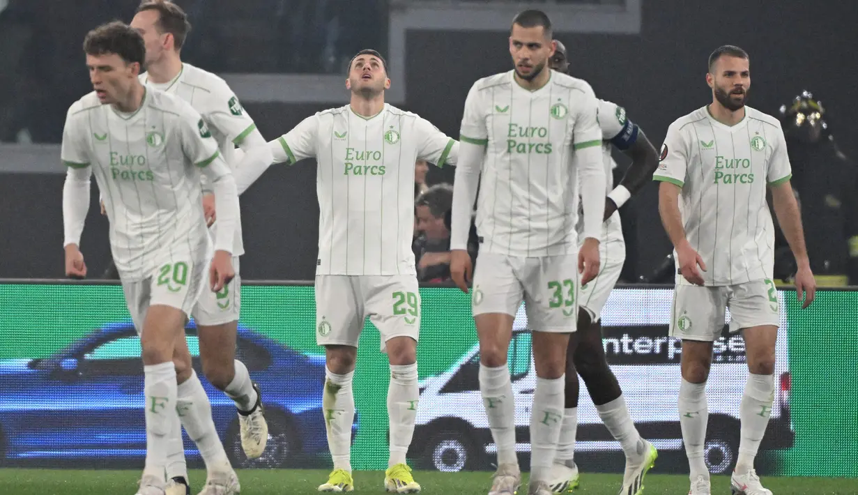 Feyenoord unggul lebih dahulu lewat gol Santiago Gimenez di menit kelima. (Alberto PIZZOLI/AFP)