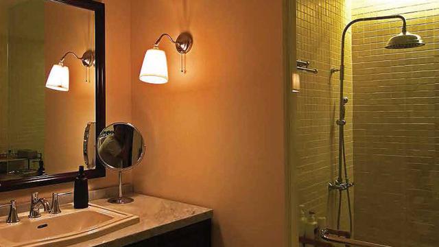 6 Inspirasi Menyulap Interior Kamar Mandi, Simpel tapi Stylish