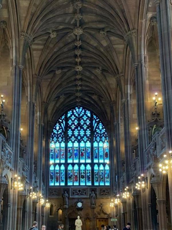 The John Rylands Library (dok. Instagram @jennierubyjane/https://www.instagram.com/p/BxsyiwKoe-z/Putu Elmira)