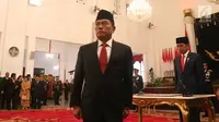 Presiden Joko Widodo saat melantik Mantan Panglima TNI Jenderal (Purn) Moeldoko sebagai Kepala Staf Kepresidenan menggantikan Teten Masduki di Istana Negara, Rabu (17/1).(Liputan6.com/Pool/Randi)
