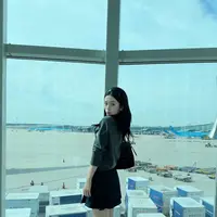 OOTD airport Ahn Yujin. (instagram.com/_yujin_an)