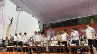 Kampanye akbar cagub-cawagub Ridwan Kamil-Suswono&nbsp;(RIDO) di Lapangan Banteng, Jakarta, Sabtu (23/11/2024).&nbsp;Ketua Tim Pemenangan Ridwan Kamil-Suswono, Ahmad Riza Patria menyebut kampanye akbar dihadiri seluruh perwakilan partai politik (parpol) Koalisi Indonesia Maju (KIM). (Liputan6.com/Winda Nelfira)