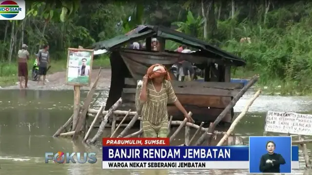 Sudah seminggu lebih banjir melanda kawasan Kelurahan Payuputat, Kecamatan Prabumulih Barat, Kota Prabumulih, Sumatra Selatan.