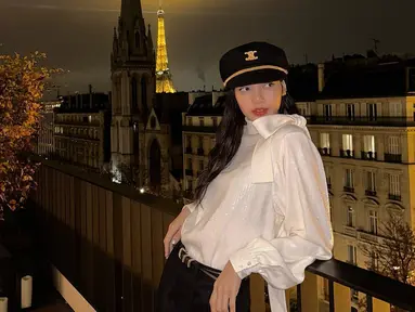 Baru-baru ini, Lisa BLACKPINK membagikan deretan foto terbaru di sela-sela jadwal konser tur dunia "BORN PINK" mereka yang telah mencapai Paris. (FOTO: instagram.com/lalalalisa_m/)