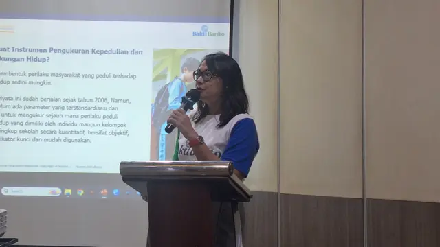 Dian Purbasari memaparkan materi Adiwiyata 2025