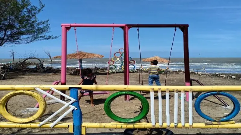 Melihat Wajah Baru Pantai Tirta di Indramayu