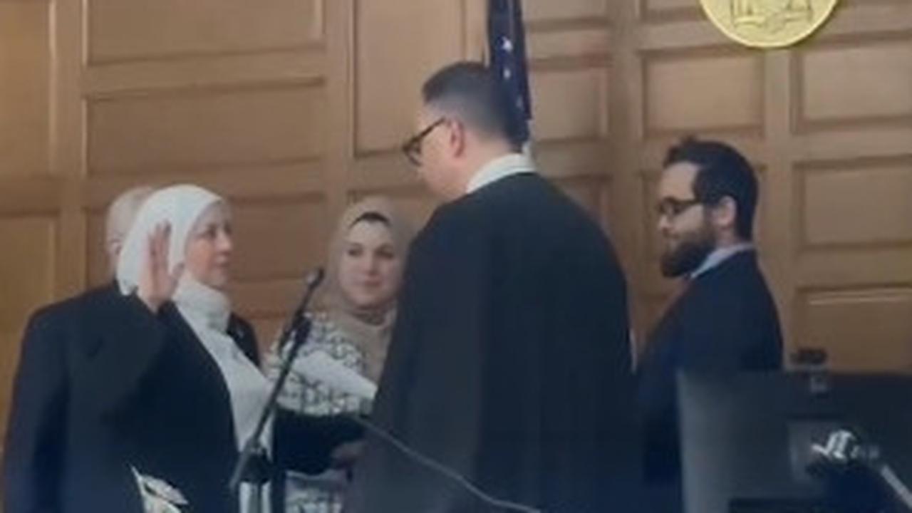 Mengenal Nadia Kahf, Hakim Berhijab Pertama di Amerika Serikat