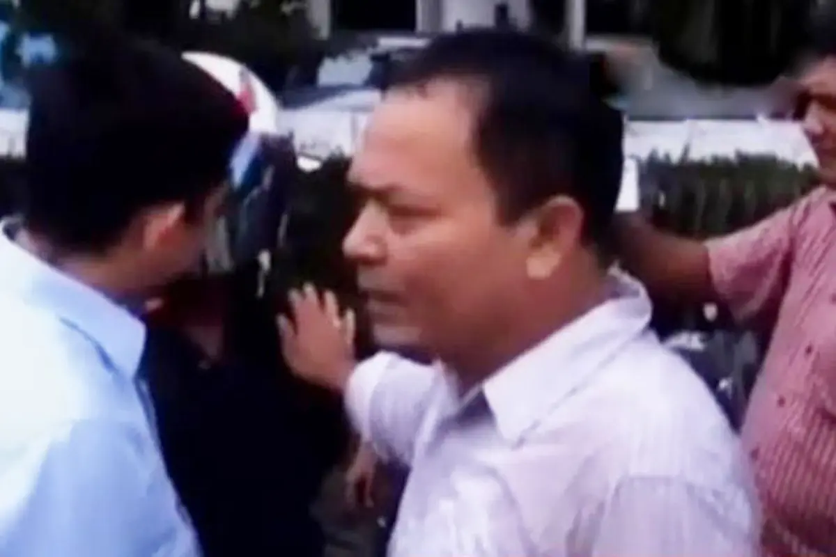 VIDEO: Jabatan Dicabut, Eks Dirum PDAM Hadang Wali Kota Padang