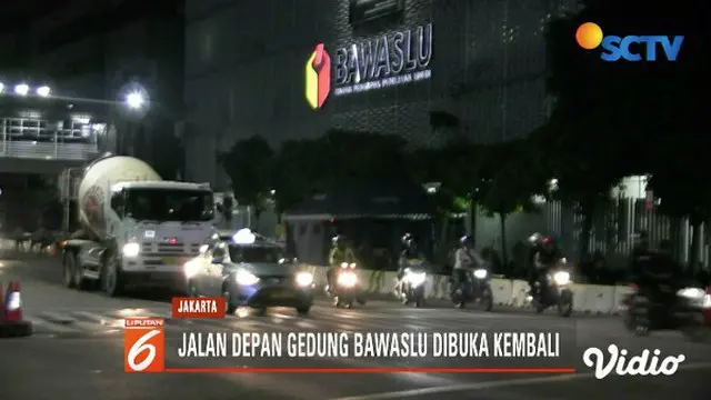 Ruas jalan di depan gedung Bawaslu kembali dibuka pascakerusuhan 22 Mei 2019.