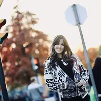 Nia Ramadhani merupakan salah satu artis Indonesia yang mempunyai penampilan yang cantik menawan. Siapa yang menyangka jika di balik penampilannya yang modis ternyata ia sudah berumur 28 tahun. (Foto: instagram.com/ramadhaniabakrie)