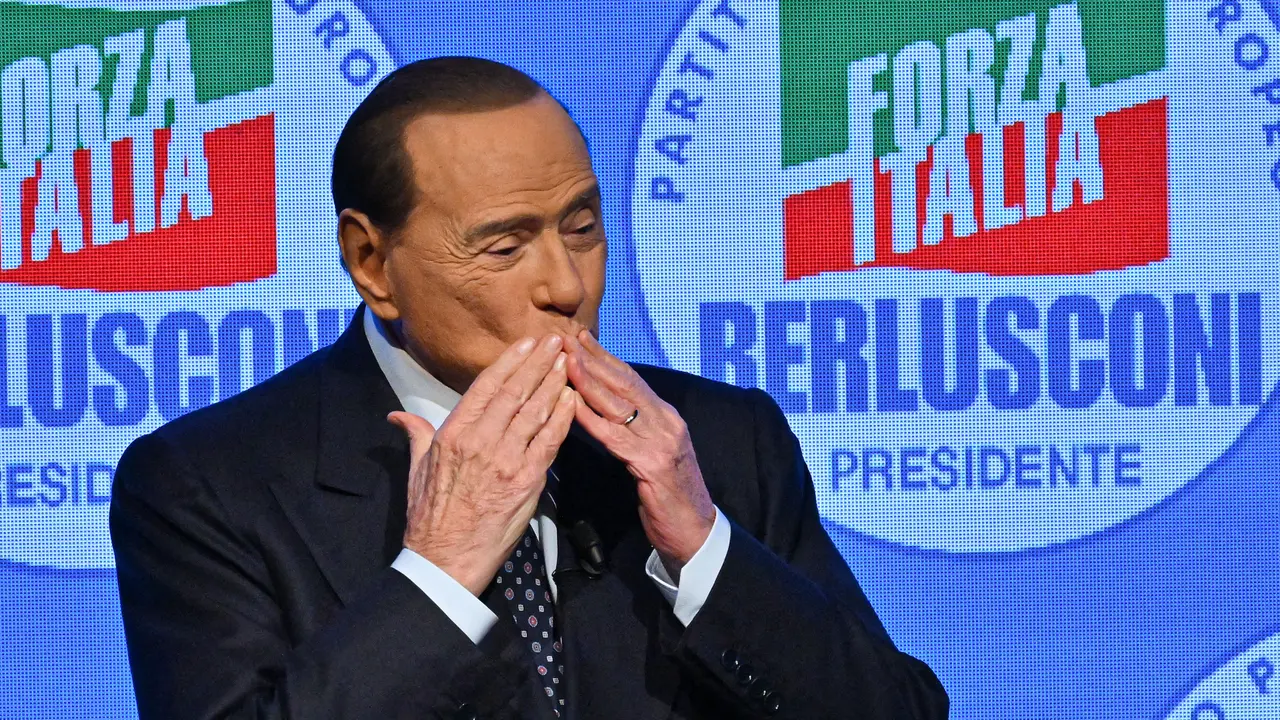 Foto: Selamat Jalan Silvio Berlusconi, Eks Bos AC Milan dengan Segudang Prestasi Namun Juga Lekat dengan Kontroversi