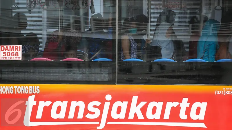 20160106-Tunjukkan KTP, Penghuni Rusunawa Bisa Gratis Naik Transjakarta-Jakarta