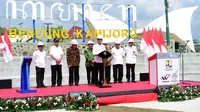 Presiden Jokowi saat meresmikan pengoperasian Bendungan Kamijoro, Yogyakarta. (Setpres/Biro Pers)