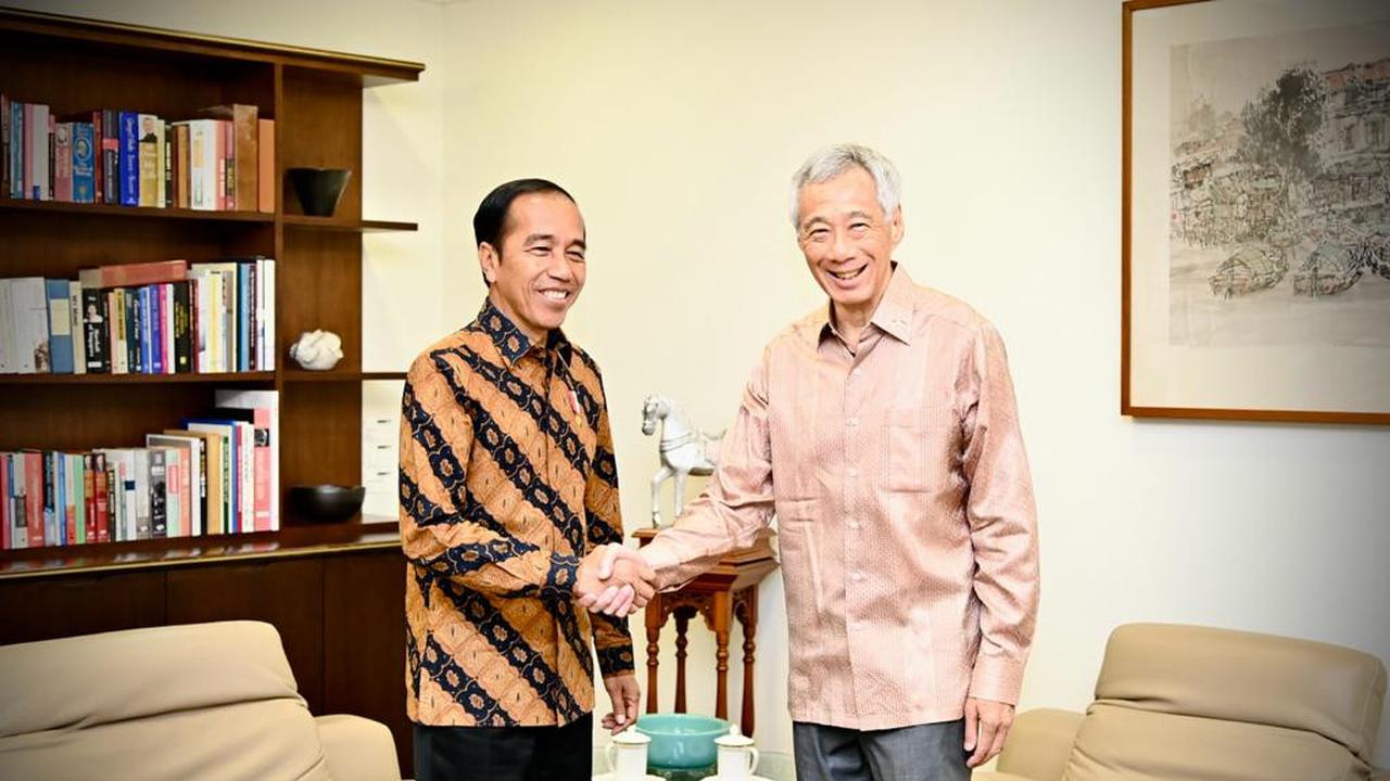 Momen akrab pertemuan Presiden Jokowi dengan PM Lee Hsien Loong di Istana Kepresidenan Singapura