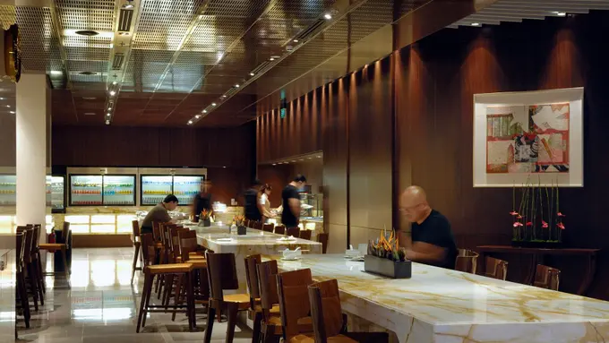 Sedang Istirahat di Lounge Mewah, Pengusaha Ini Ditangkap