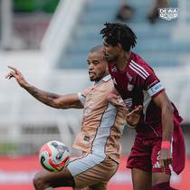 Alex Martins (kiri) ikut menyumbangkan gol saat Dewa United membungkam PSM Makassar di ajang BRI Super League hari Sabtu (14/02/2026) sore WIB. (X/Dewa United)