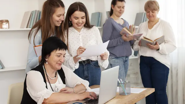 illustrasi wanita bekerja