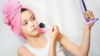 Berikut adalah jenis kosmetika dasar yang dapat digunakan oleh remaja untuk membantu mereka memahami dasar-dasar kecantikan.