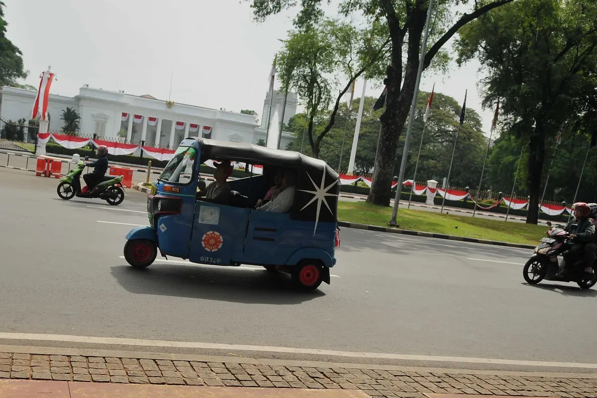 20160720-Bajaj Bakal Dilarang Lewat Depan Istana Negara-Jakarta