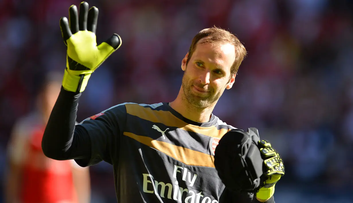 Petr Cech merupakan salah satu kiper terbaik di dunia yang pernah bersemayam di bawah mistar gawang Chelsea. Di musim pertamanya, ia tercatat hanya kebobolan sebanyak 15 kali. Selanjutnya, Cech memainkan peran penting dalam perebutan gelar utama lainnya. (AFP/Glyn Kirk)