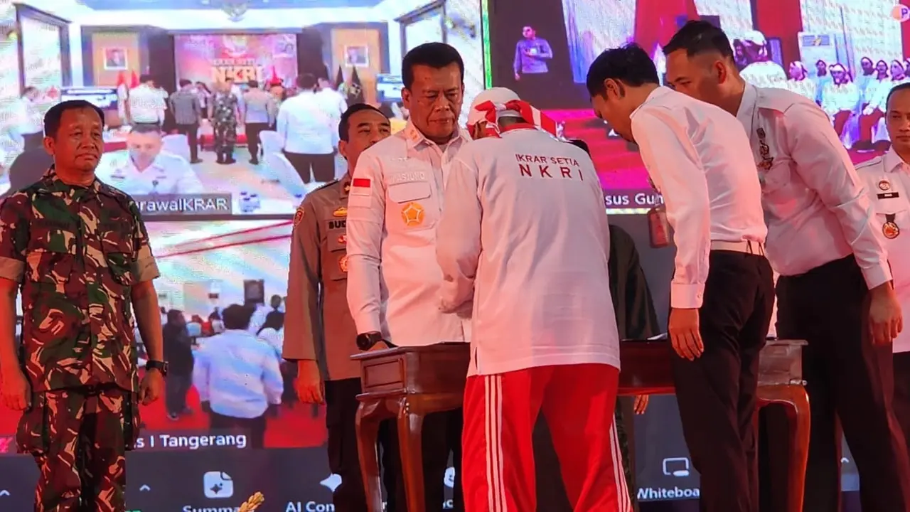 Sebanyak 72 narapidana teroris menyampaikan ikrar dan bersumpah setia terhadap NKRI, Rabu (24/4/2024).