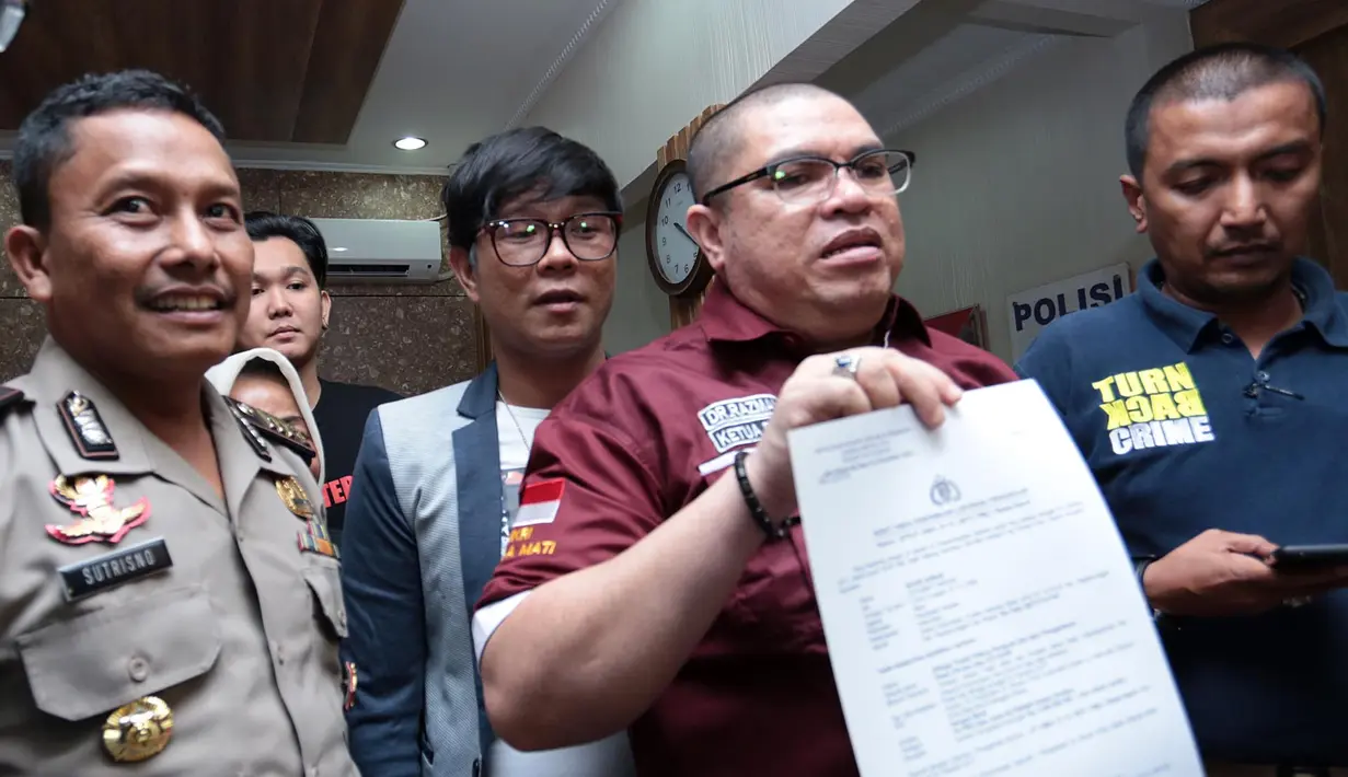 Menurut kuasa hukumnya Razman Arif yang mendampingi, kliennya merasa dirugikan oleh pihak label yang menaunginya selama ini. Bahkan dalam setahun Kangen Band mengaku hanya menerima Rp 75 juta. (Deki Prayoga/Bintang.com)