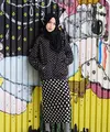 Amelia Elle mungkin para sebagian pengguna instagram sudah mengenalnya. Gadis berpostur tubuh tinggi inipun selain cantik ia juga memadu padankan gaya hijab nya dengan sempurna. (via instagram@ameliaelle/Bintang.com)