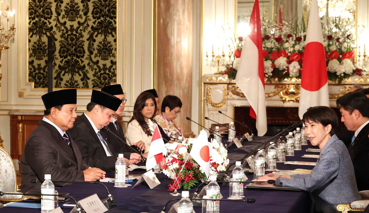Keduanya dijadwalkan akan membahas berbagai kerja sama strategis. Tampak dalam foto, Presiden Republik Indonesia, Prabowo Subianto (kiri) dan Perdana Menteri Jepang Sanae Takaichi (kanan) saat mengadakan pertemuan di Istana Akasaka, Tokyo pada Selasa 31 Maret 2026. (YOSHIKAZU TSUNO/POOL/AFP)
