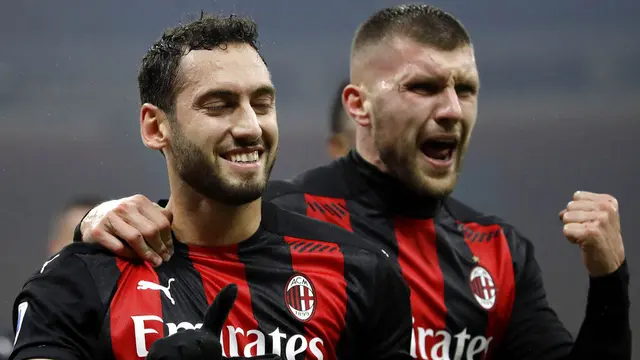 Foto Liga Italia: Bungkam Lazio, AC Milan Tak Terbendung di Serie A