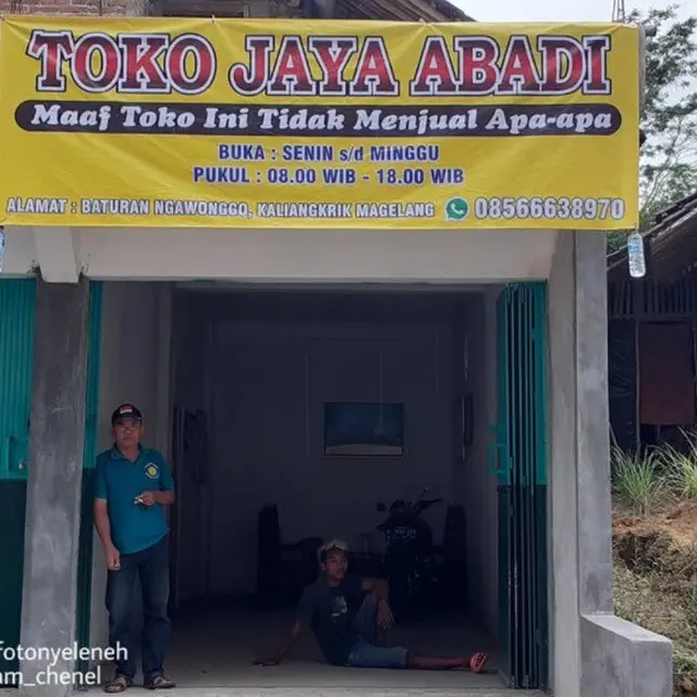 spanduk warung nyeleneh