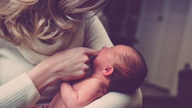 Ilustrasi bayi baru lahir