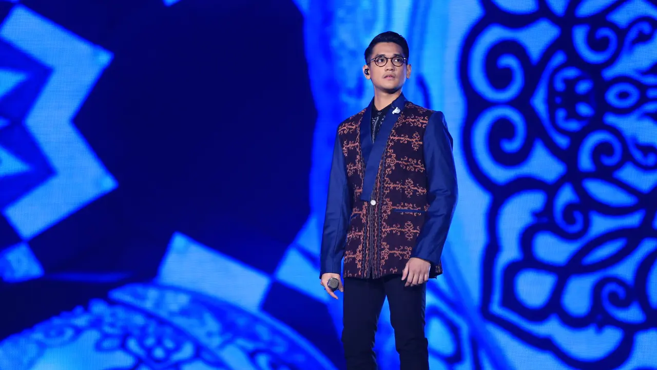 [Bintang] Duet di HUT Indosiar, Afgan Puji Harvey Malaiholo