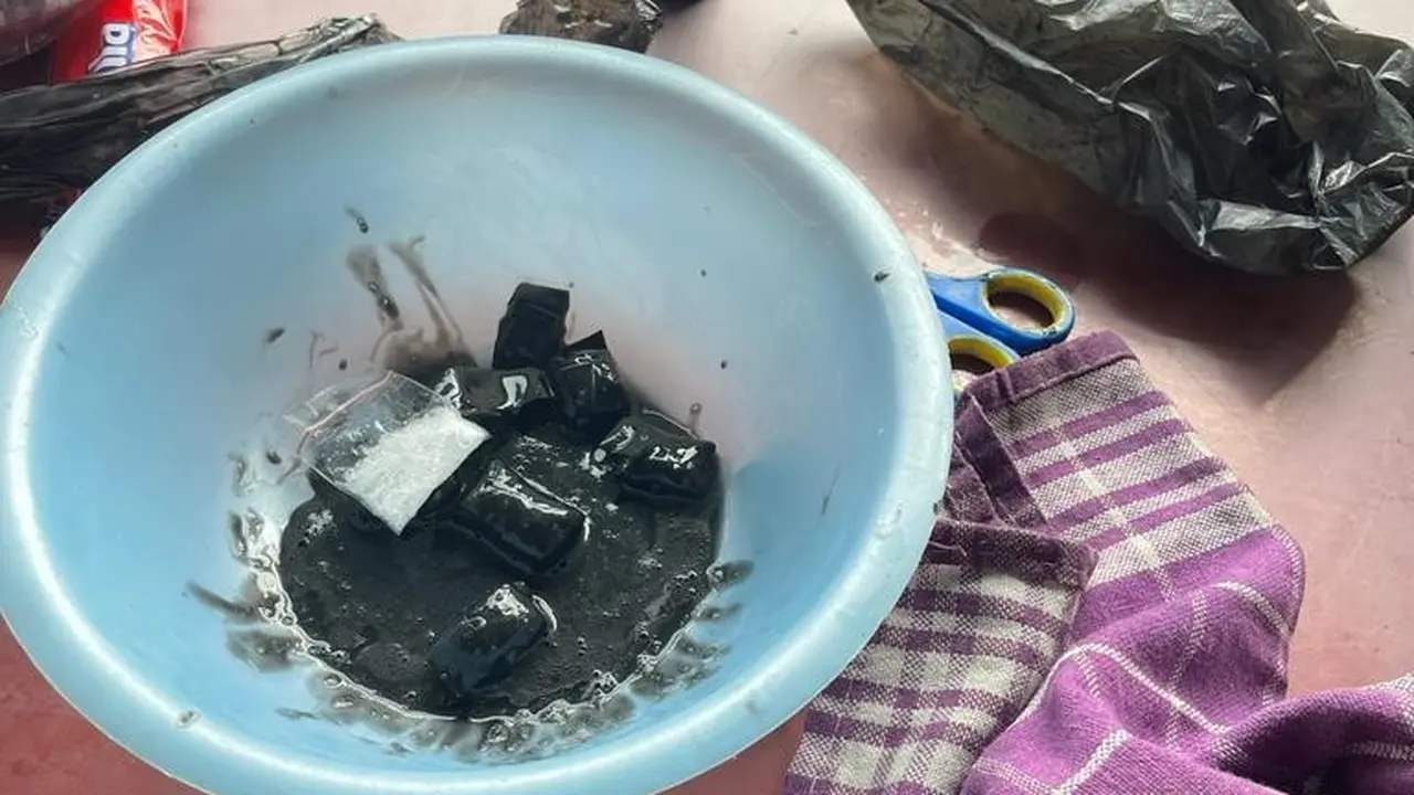 Sabu dalam kemasan sampo digagalkan masuk Rutan Medaeng. (Dian Kurniawan/Liputan6.com)