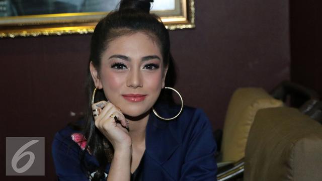 Celine Evangelista Terbaru : Berita Stefan William Dan Celine