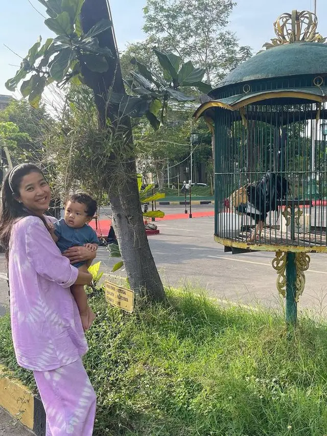 Olivia Zalianty dan keluarga (instagram/oliviazalianty)