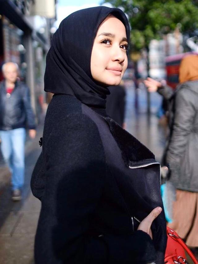 [Bintang] Tetap Cantik, Ini 8 Potret Laudya Cynthia Bella Tanpa Makeup