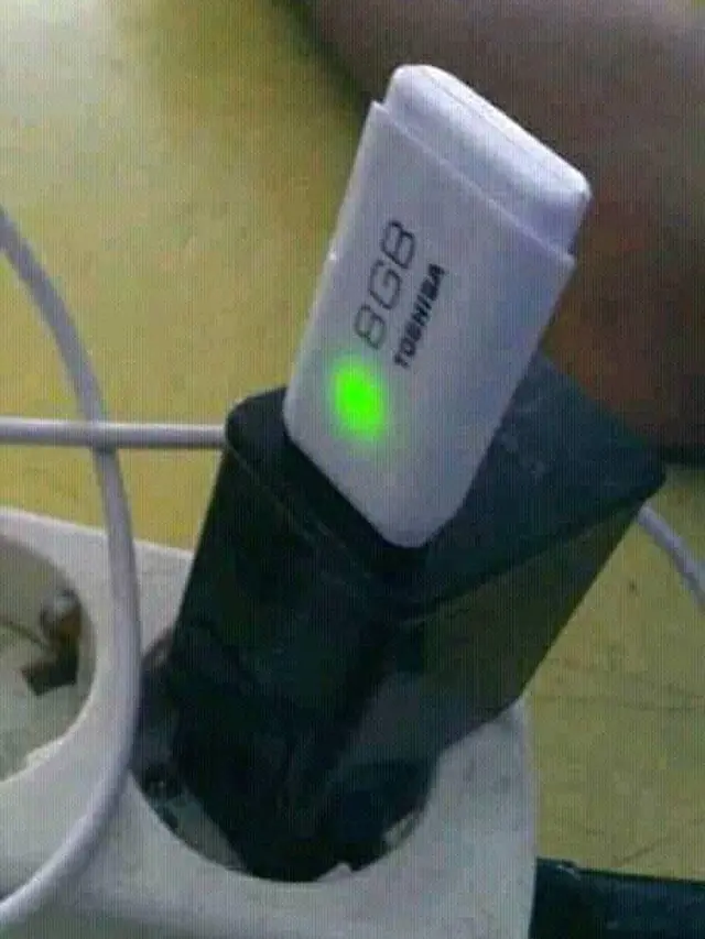 12 Potret Nyeleneh Orang Indonesia Pakai Barang Elektronik, Bikin Nyengir Geli