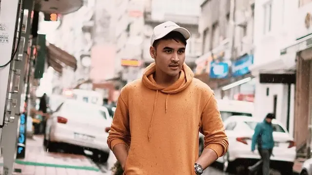 6 Potret Marco Ivanos, Sepupu Raisa yang Memesona