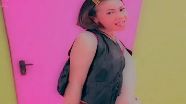 Melly Goeslaw saat di video klip Mak Comblang (YouTube/Aquarius Musikindo)