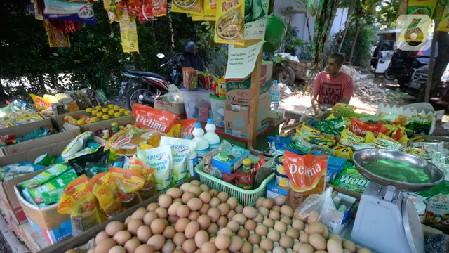 Semangat Pedagang Warung Sembako di Tengah Pandemi